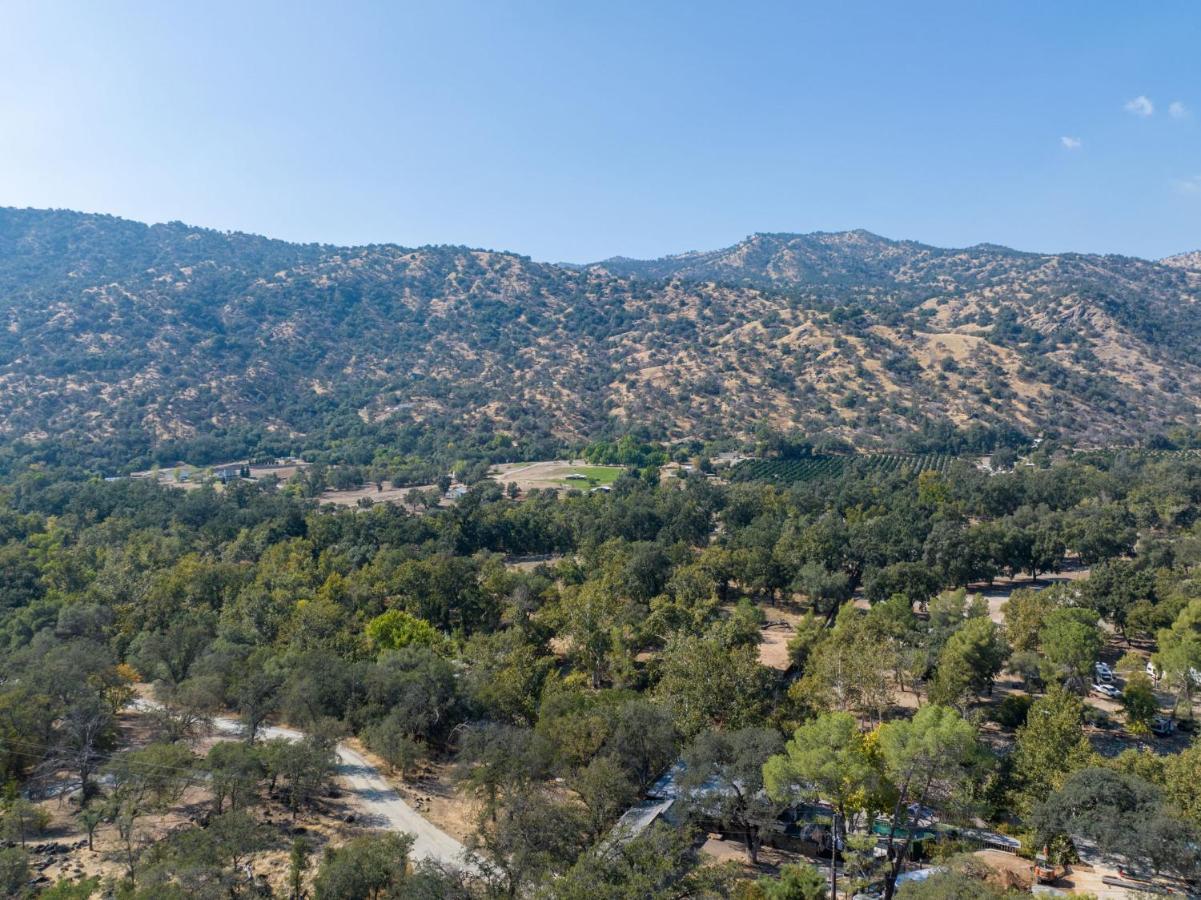 Views, Hot Tub, Outdoor Shower, 15M From Sequoia Три-Риверс Экстерьер фото